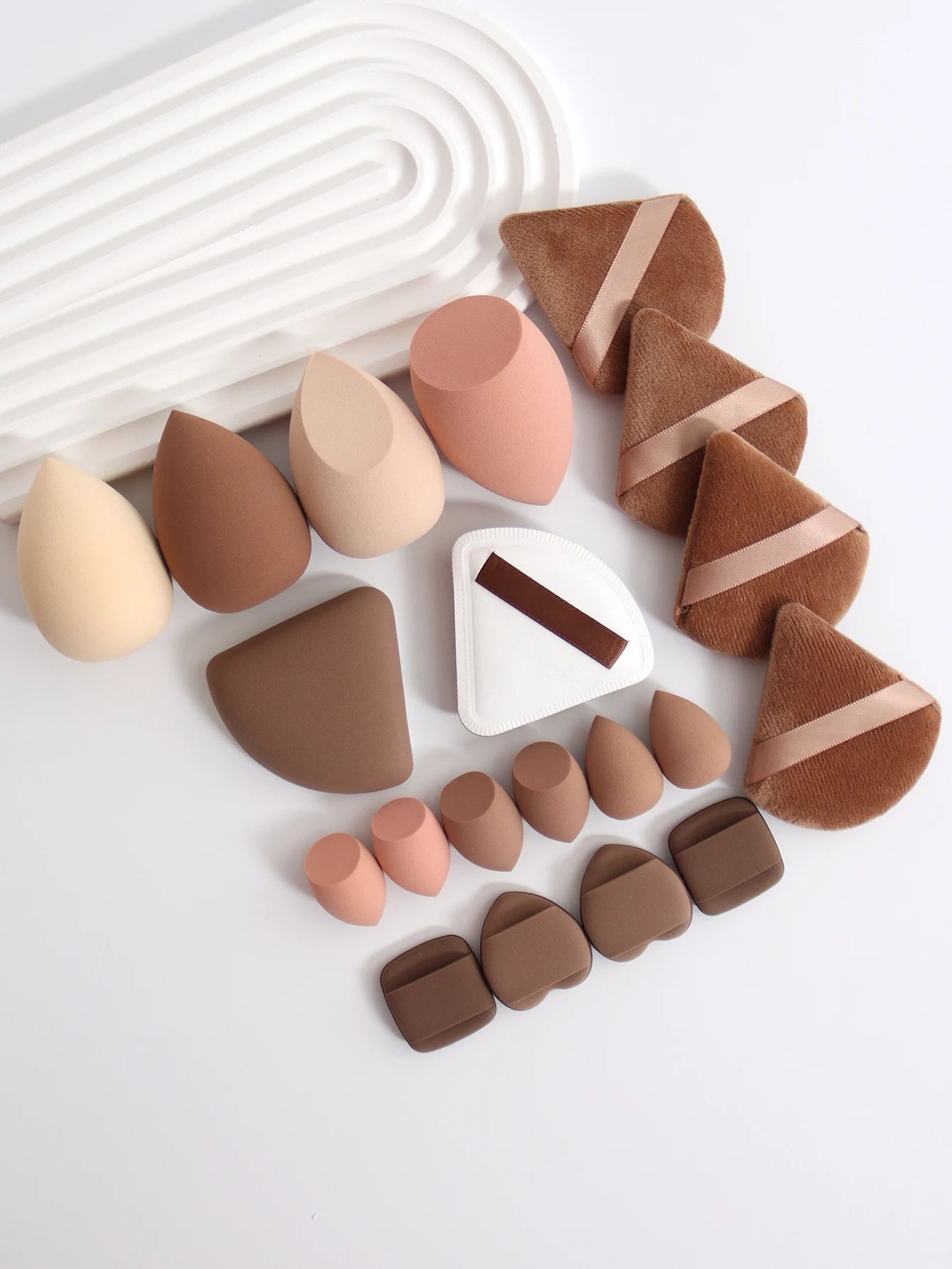 Set 20 Spugnette per Trucco 6cm – Per Crema, Cipria e Correttore, 16 Colori