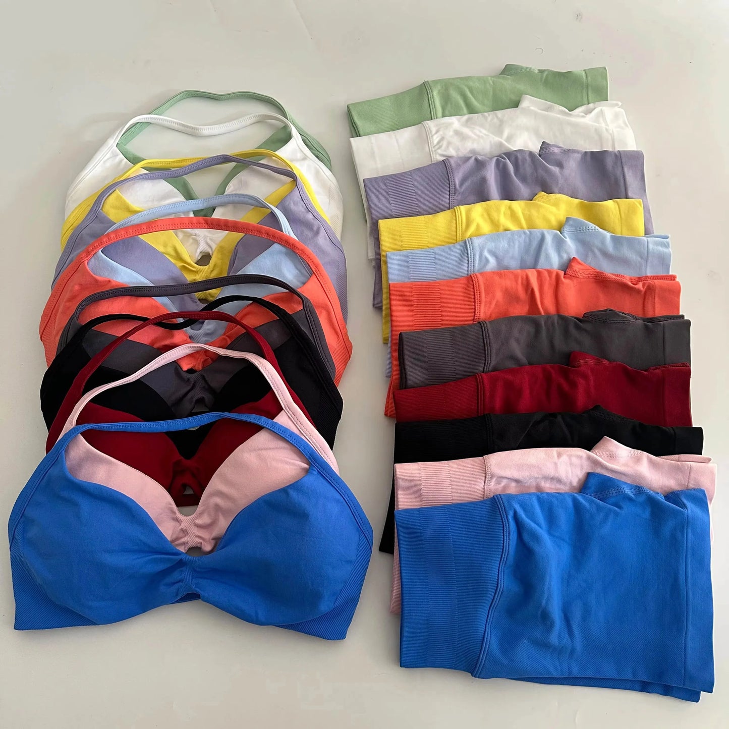 Set Yoga 2 Pezzi Senza Cuciture – Reggiseno Sportivo & Pantaloncini Fitness