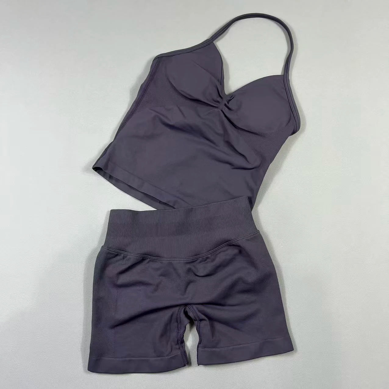 Completo Sportivo Donna 2 Pezzi – Top Lungo + Pantaloncini Yoga Senza Cuciture Push-Up