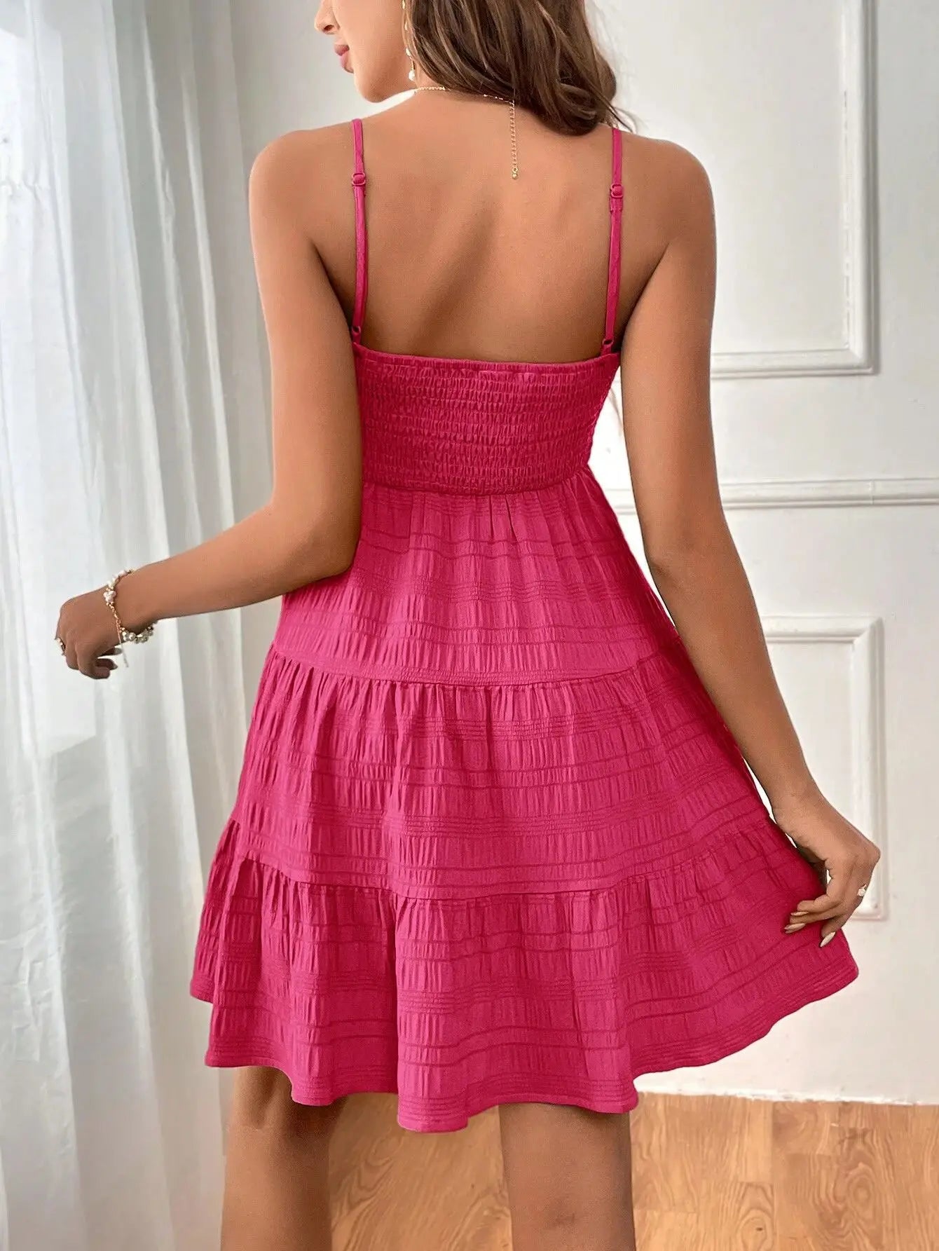 Mini Abito Bustier Smock con Spalline – Volant a Strati, Stile Estivo da Spiaggia