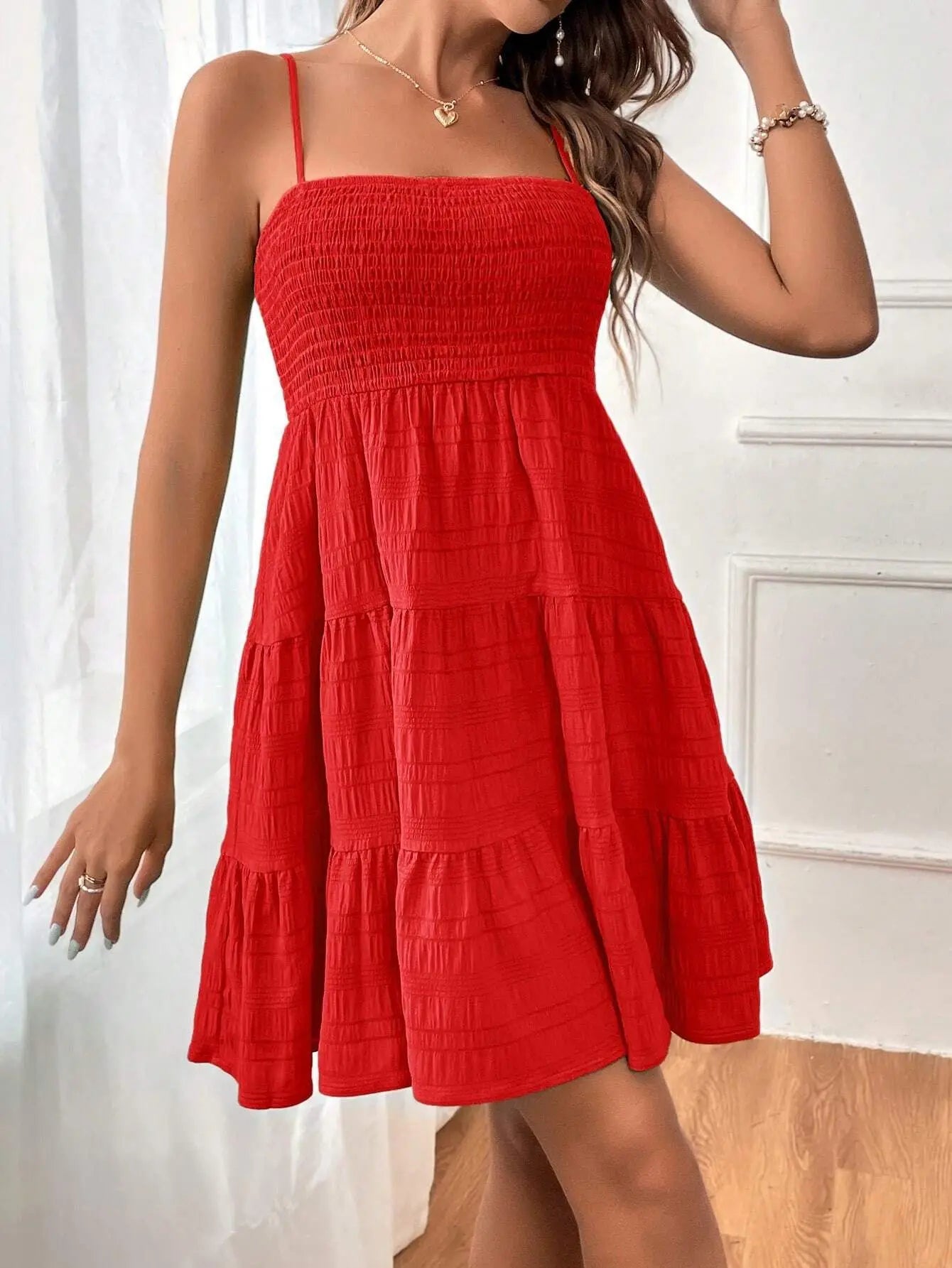Mini Abito Bustier Smock con Spalline – Volant a Strati, Stile Estivo da Spiaggia