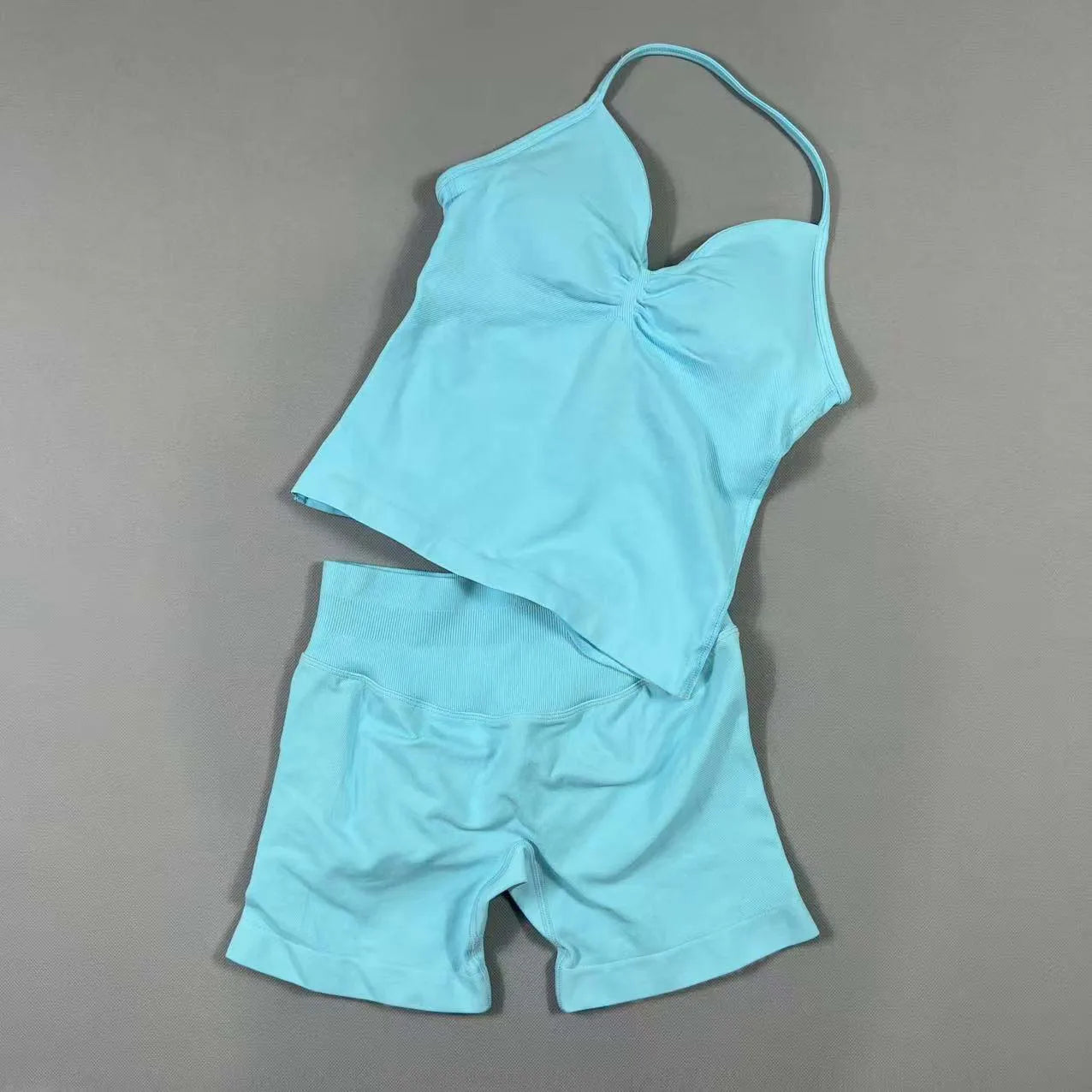 Completo Sportivo Donna 2 Pezzi – Top Lungo + Pantaloncini Yoga Senza Cuciture Push-Up