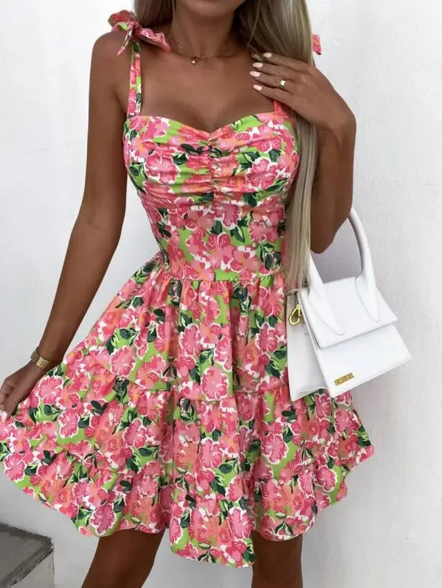 Abito estivo a pieghe in vita con stampa floreale moda per donna Y2k Casual Vacanza al mare Vestito estivo con cinturino per spaghetti Mini abito femminile