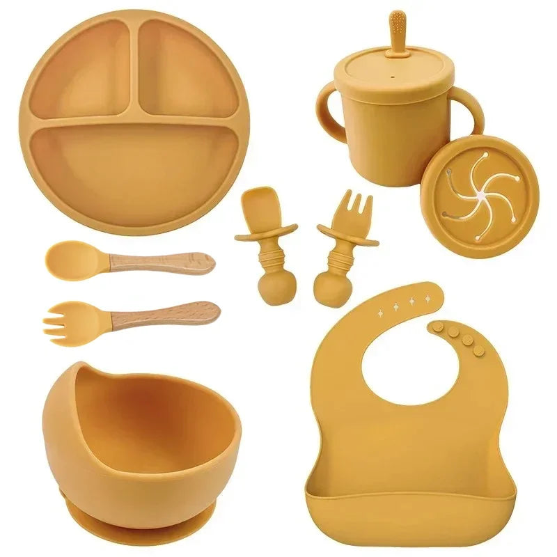 Set Stoviglie in Silicone per Bambini – Piatto, Ciotola, Tazza & Posate | 6-9 Pezzi