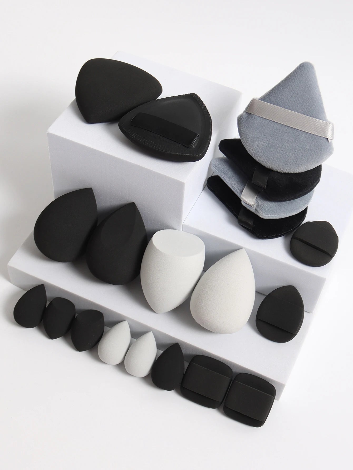 Set 20 Spugnette per Trucco 6cm – Per Crema, Cipria e Correttore, 16 Colori