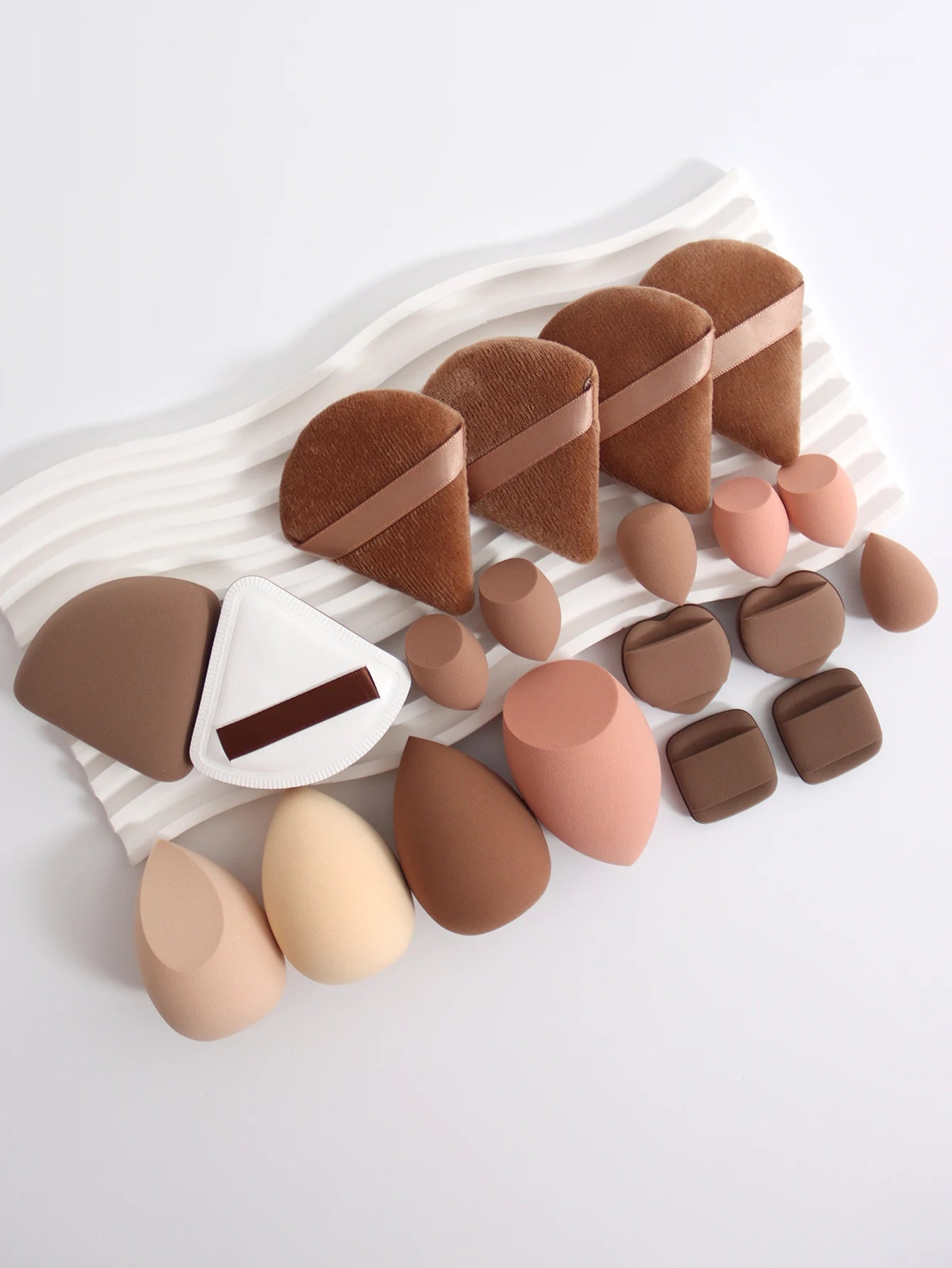 Set 20 Spugnette per Trucco 6cm – Per Crema, Cipria e Correttore, 16 Colori