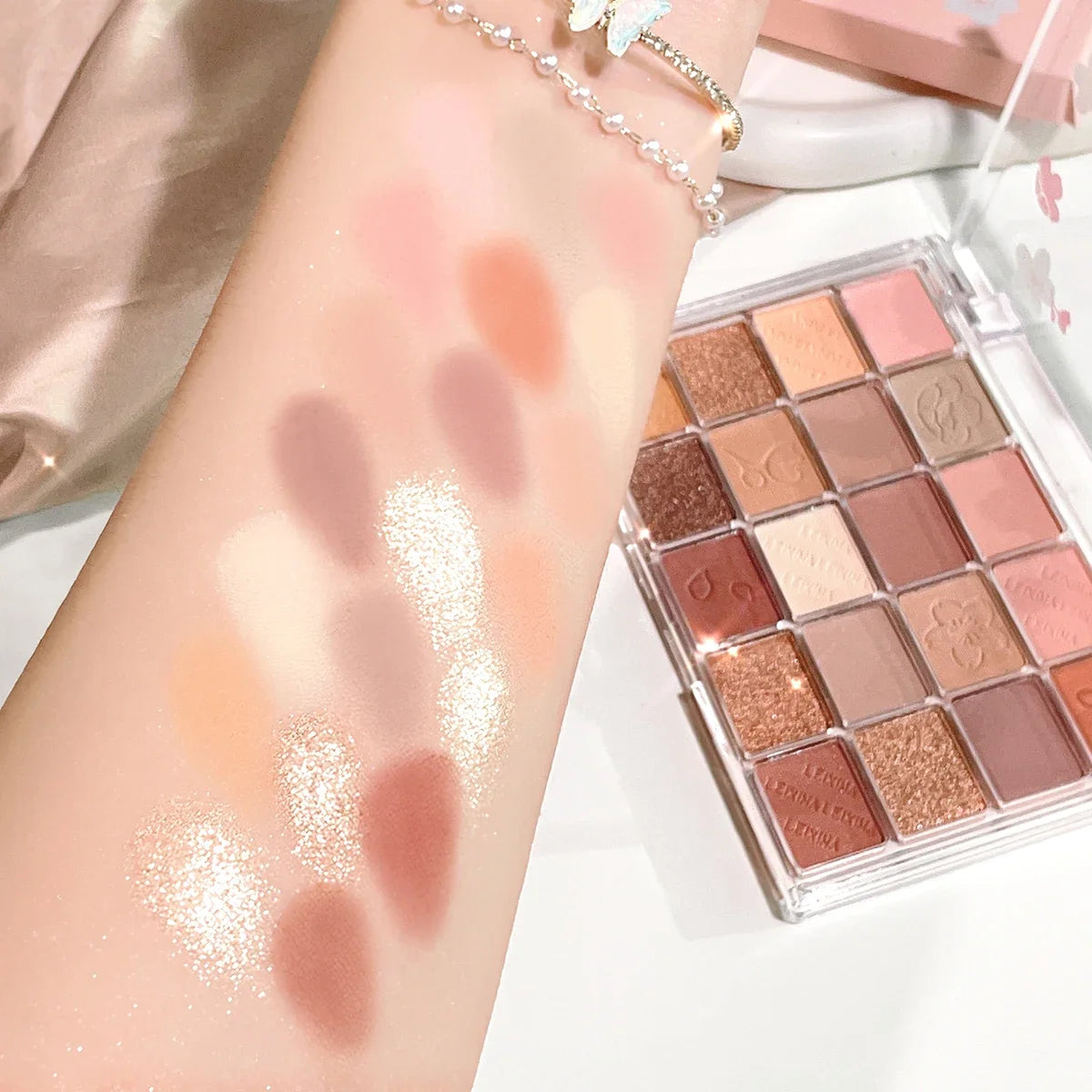 Palette Ombretti Cherry 20 Colori – Glitter, Opachi e Shimmer, Impermeabile