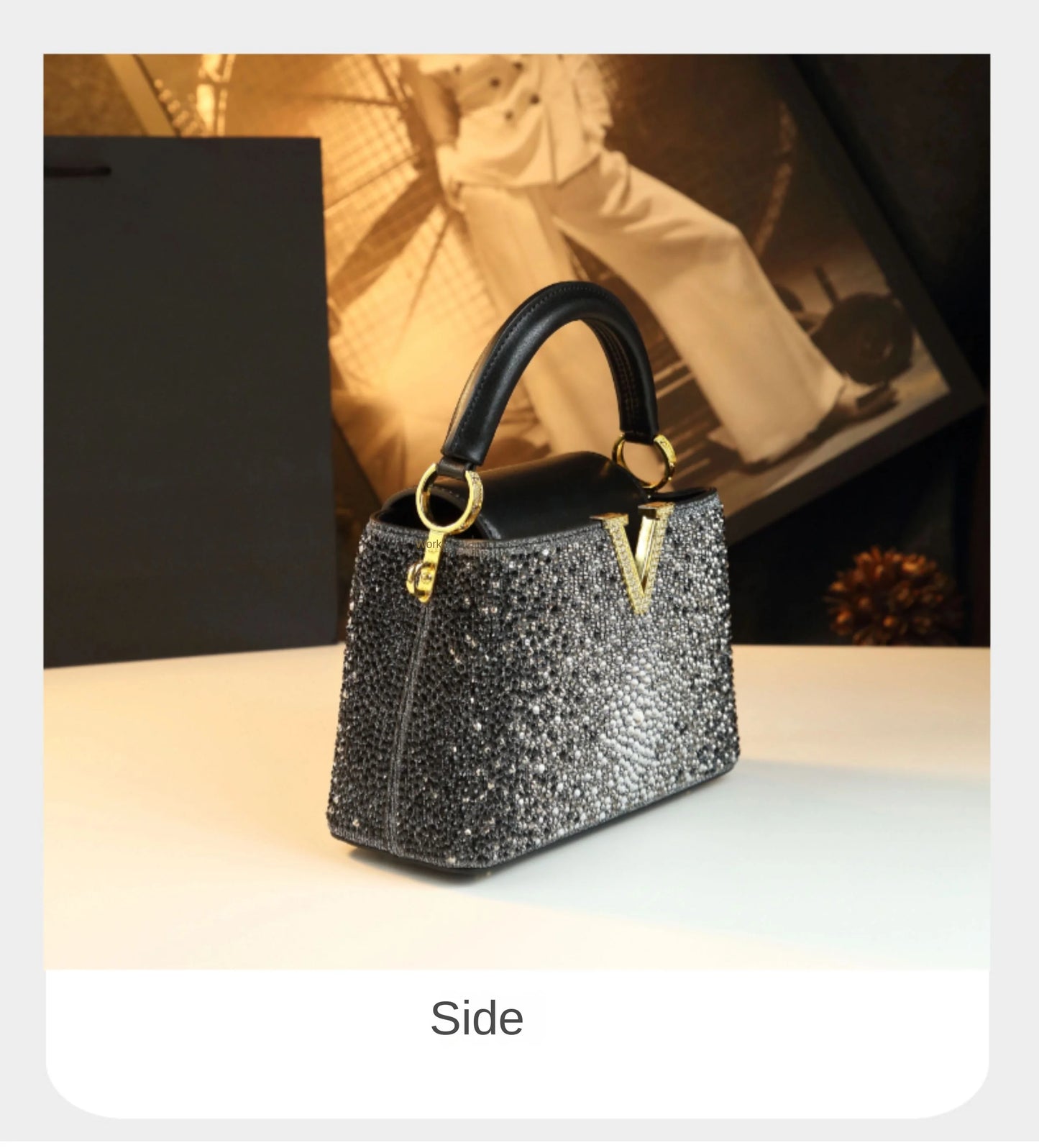 Borse da donna con diamanti alla moda di lusso 2025 Nuova borsa a tracolla piccola con lettera a V Borse a conchiglia in vera pelle