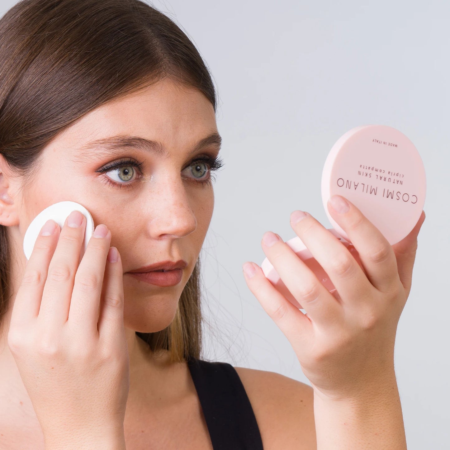 Cipria Compatta Naturale Made in Italy 6g — Olio di Jojoba & Vitamina E, 4 Tonalità