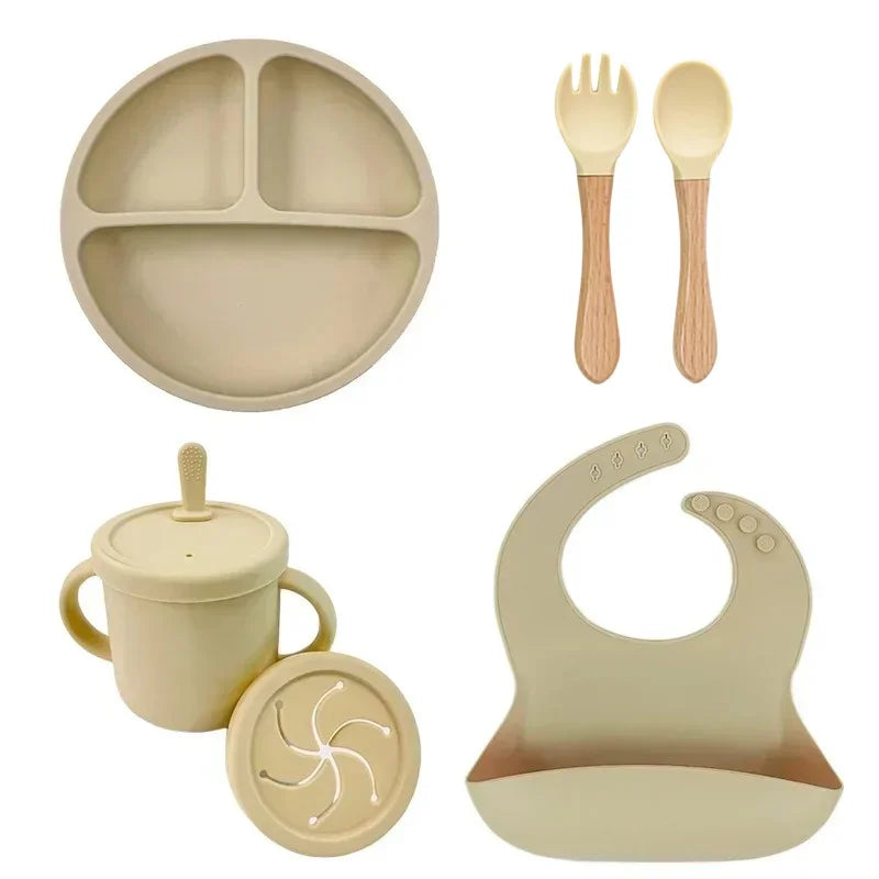 Set Stoviglie in Silicone per Bambini – Piatto, Ciotola, Tazza & Posate | 6-9 Pezzi