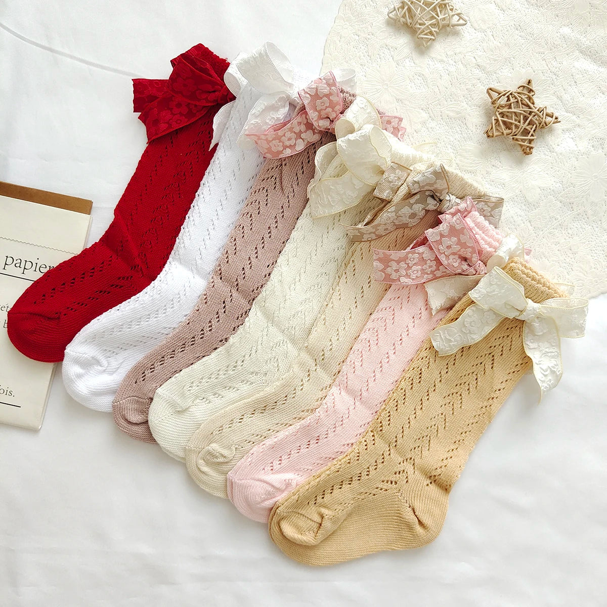 Calzini lunghi alti al ginocchio per neonate di nuova moda Fiocchi di fiori Traspiranti Scava fuori Calzini morbidi per bambini Calzini estivi per bambini
