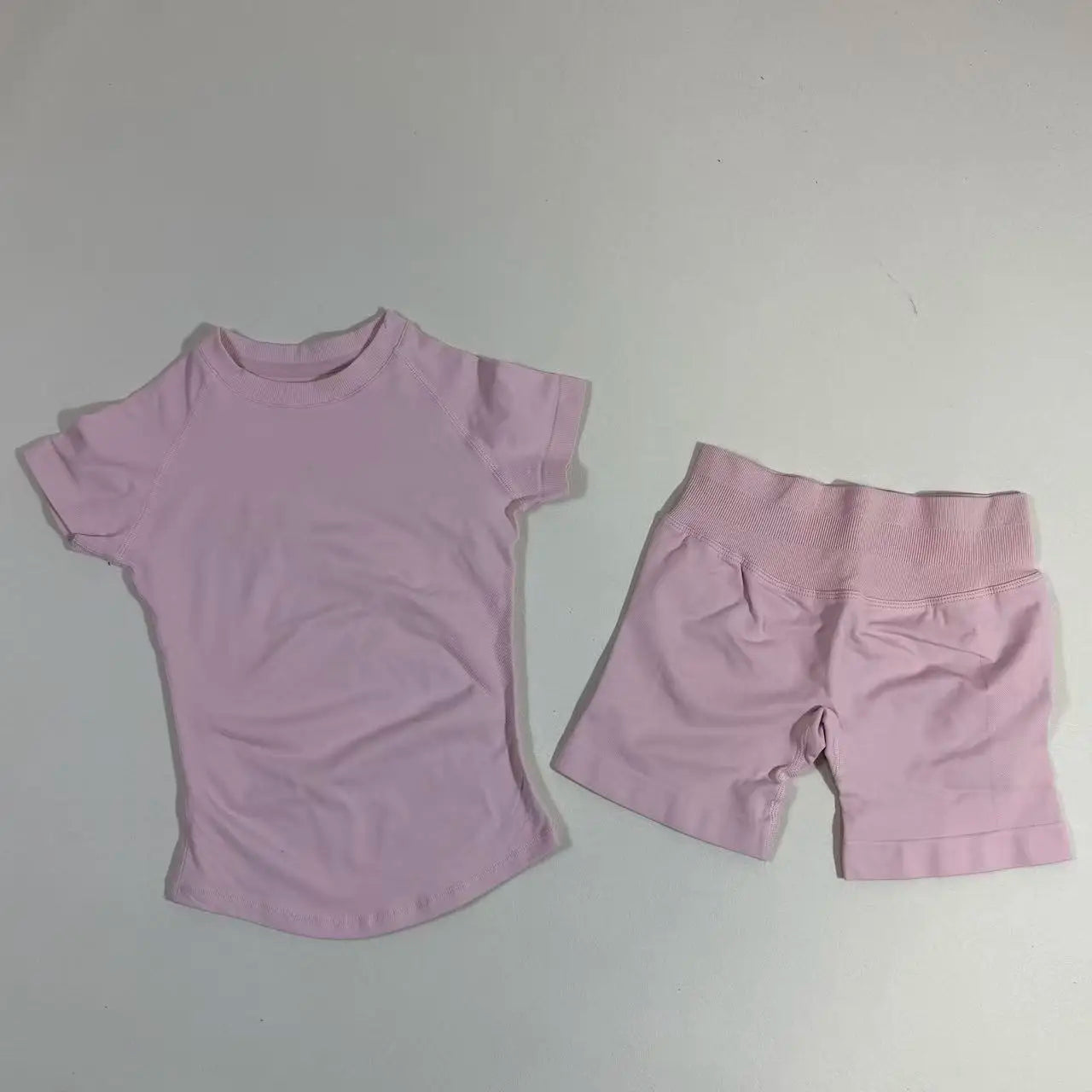 Completo Sportivo Donna 2 Pezzi – Top Lungo + Pantaloncini Yoga Senza Cuciture Push-Up