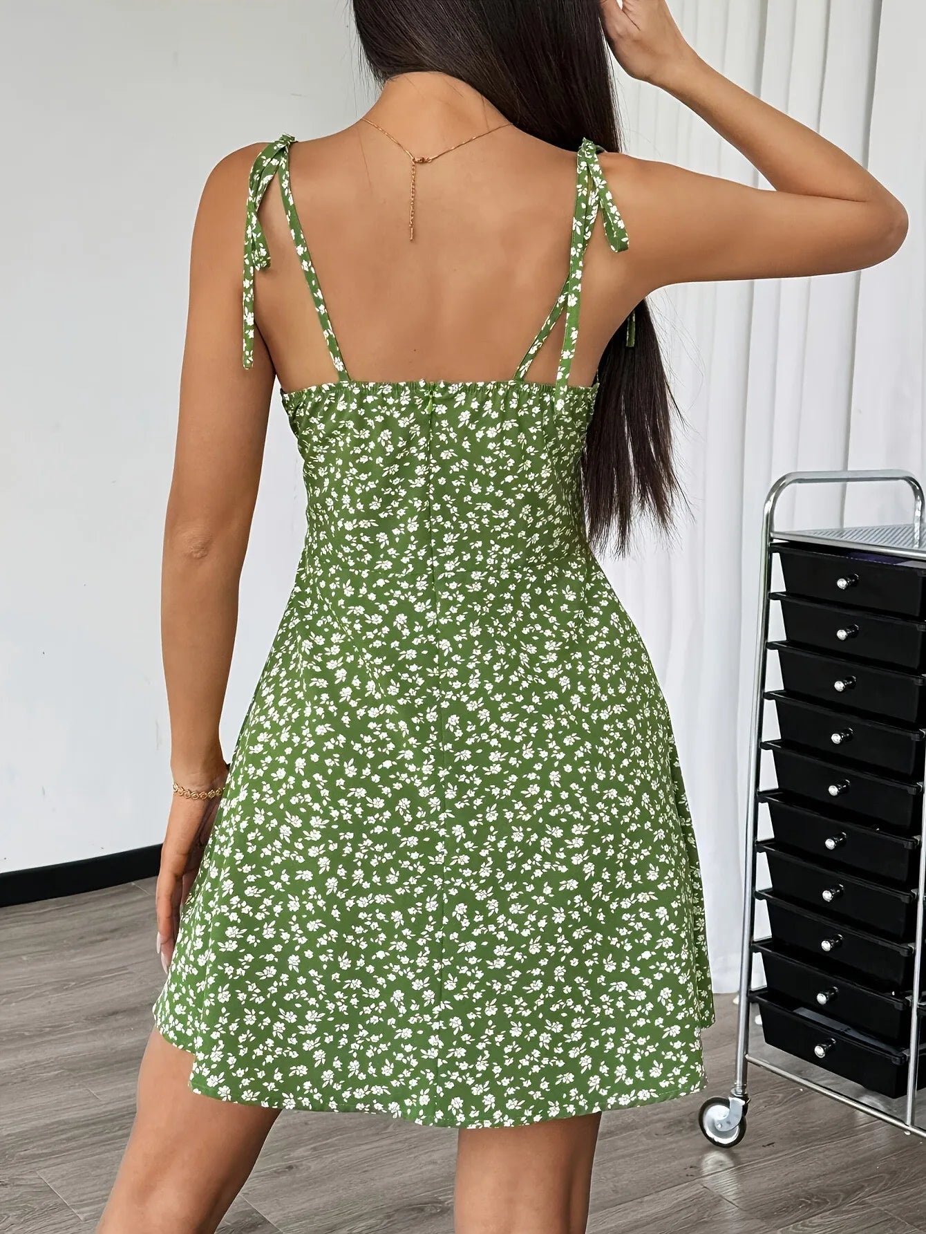 Abito Corto Estivo Floreale – Spalline Sottili, Scollo Quadrato | Donna