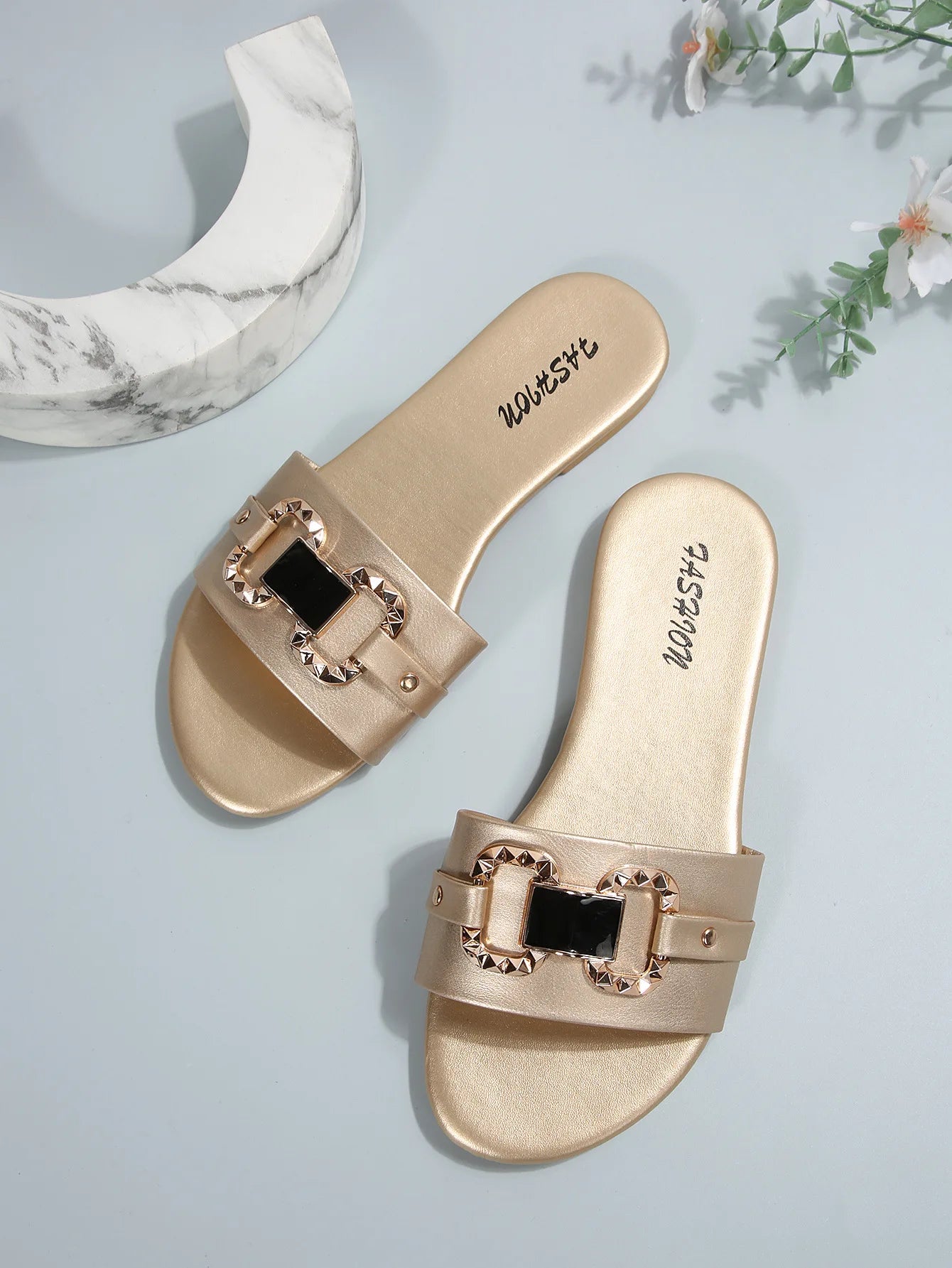 Sandali Piatti Donna Punta Rotonda con Decorazione in Metallo – Eleganti & Comodi | 3 Colori | N.36-43