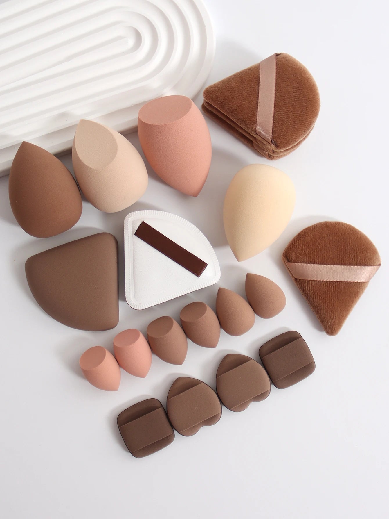 Set 20 Spugnette per Trucco 6cm – Per Crema, Cipria e Correttore, 16 Colori