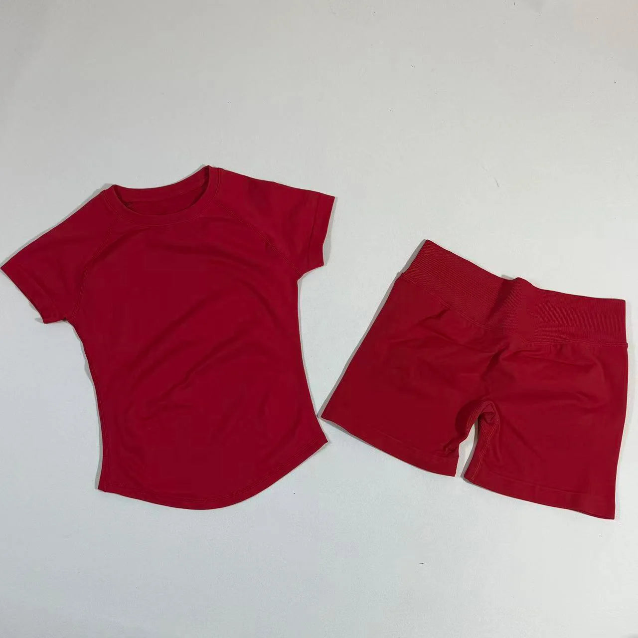 Completo Sportivo Donna 2 Pezzi – Top Lungo + Pantaloncini Yoga Senza Cuciture Push-Up