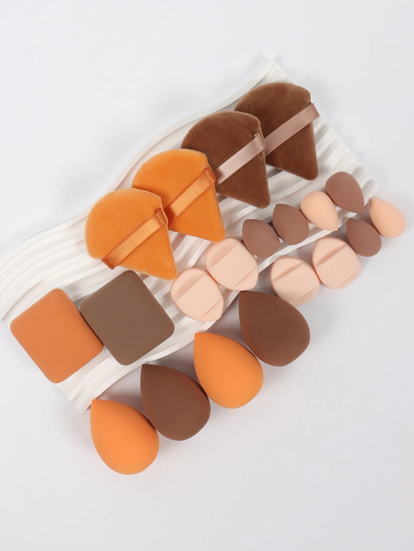 Set 20 Spugnette per Trucco 6cm – Per Crema, Cipria e Correttore, 16 Colori