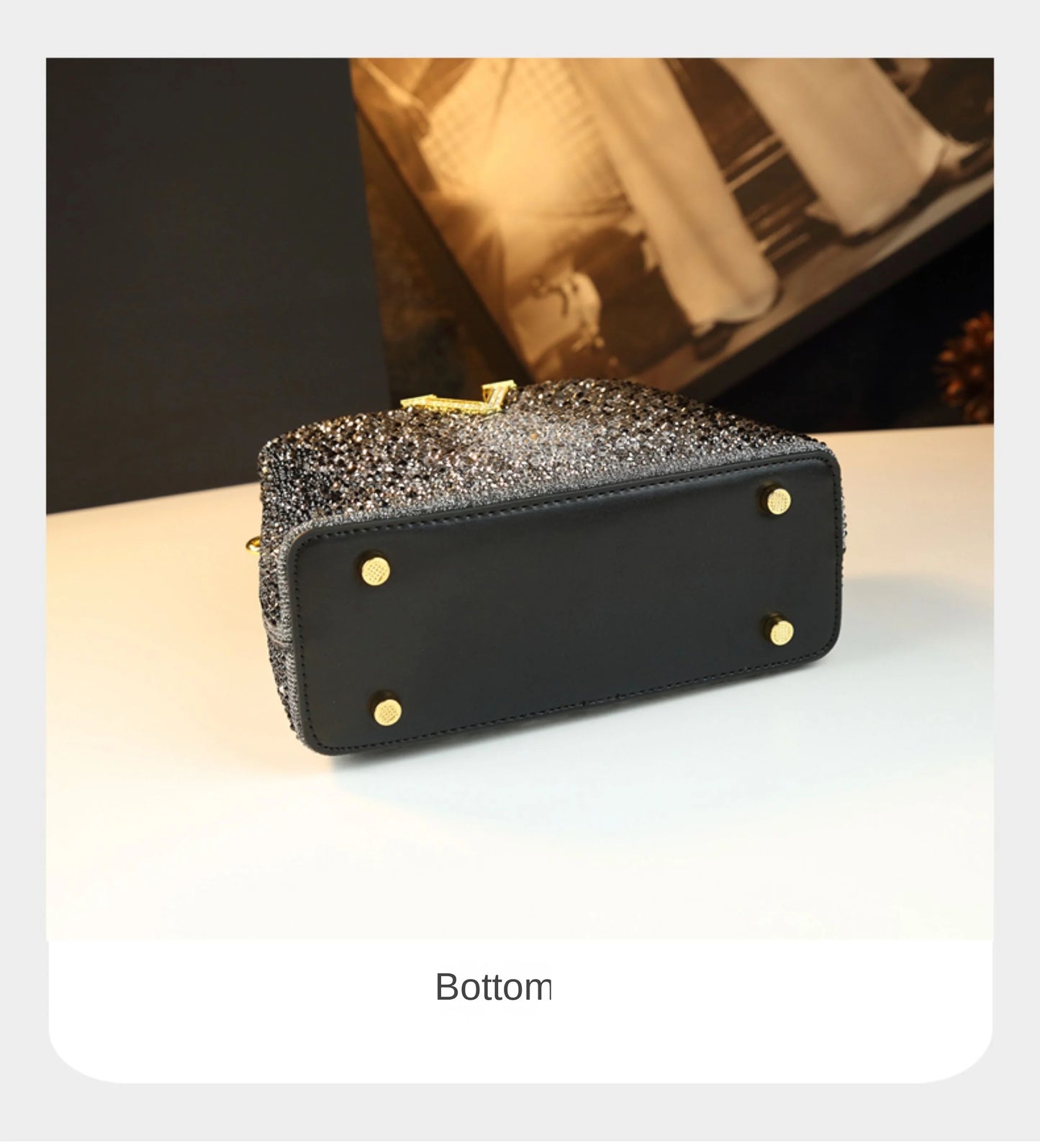 Borse da donna con diamanti alla moda di lusso 2025 Nuova borsa a tracolla piccola con lettera a V Borse a conchiglia in vera pelle