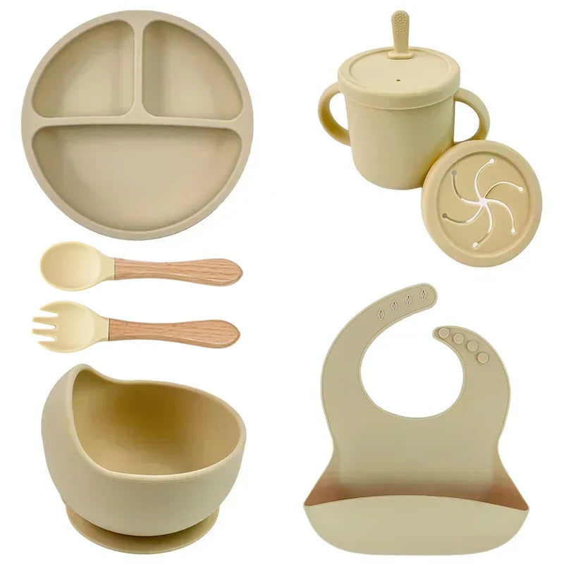 Set Stoviglie in Silicone per Bambini – Piatto, Ciotola, Tazza & Posate | 6-9 Pezzi