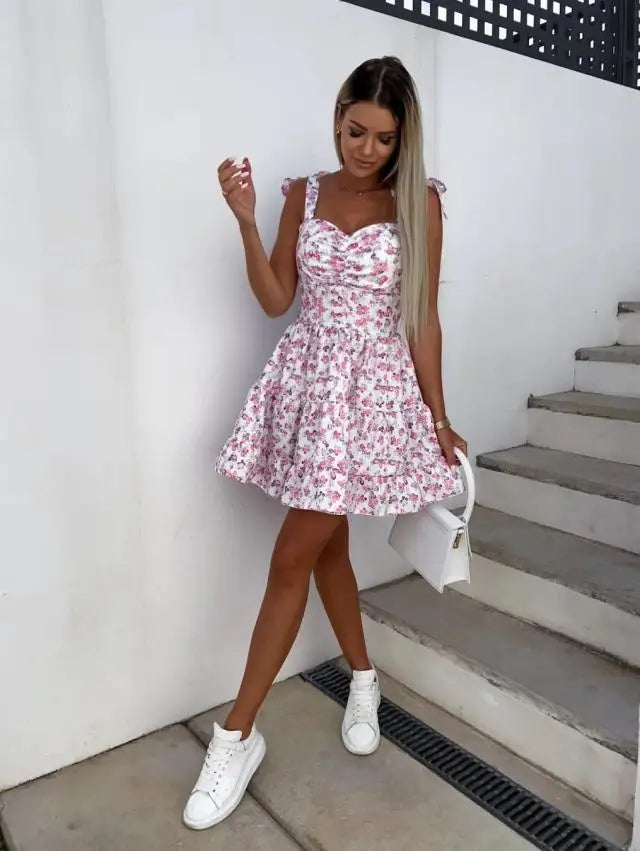 Abito estivo a pieghe in vita con stampa floreale moda per donna Y2k Casual Vacanza al mare Vestito estivo con cinturino per spaghetti Mini abito femminile