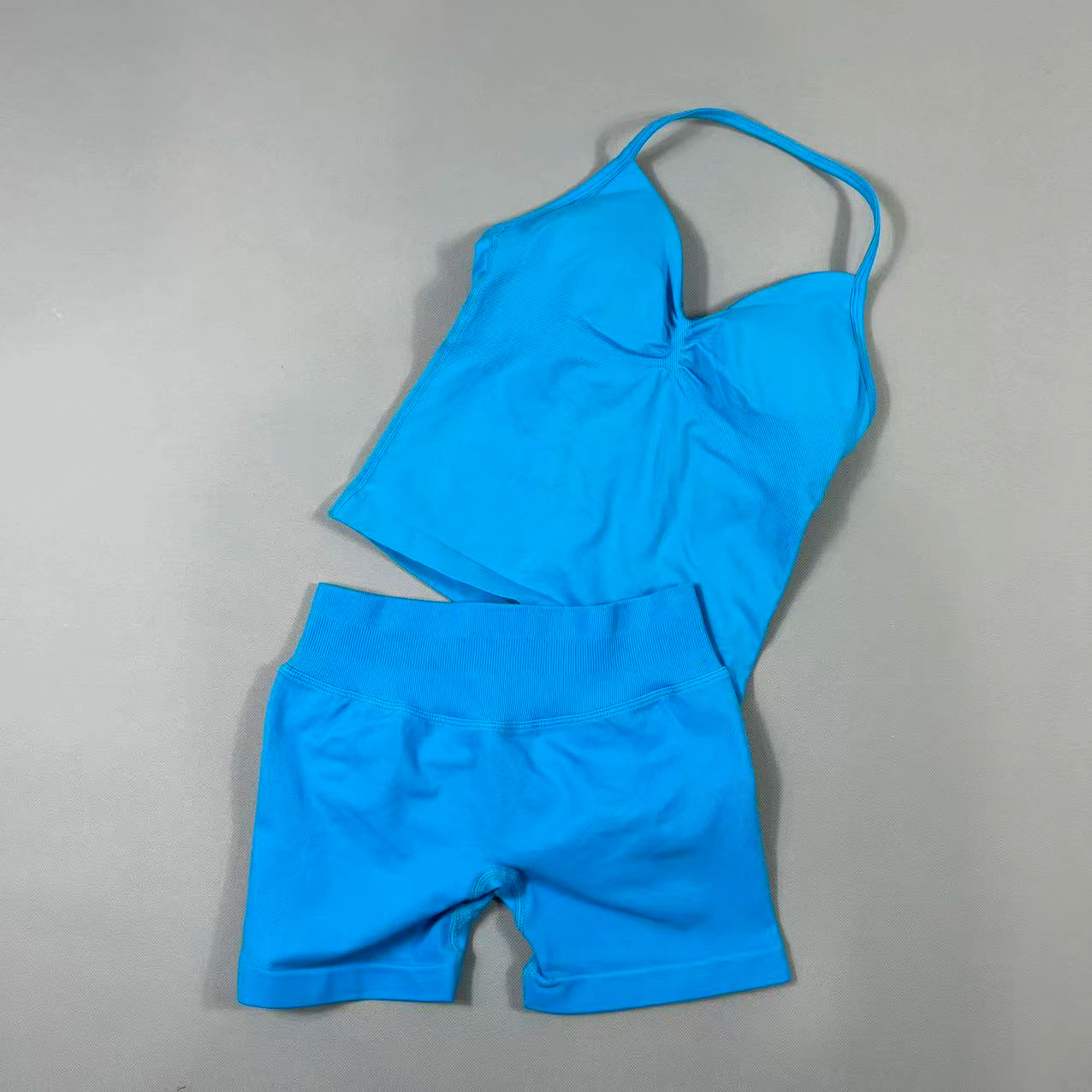 Completo Sportivo Donna 2 Pezzi – Top Lungo + Pantaloncini Yoga Senza Cuciture Push-Up