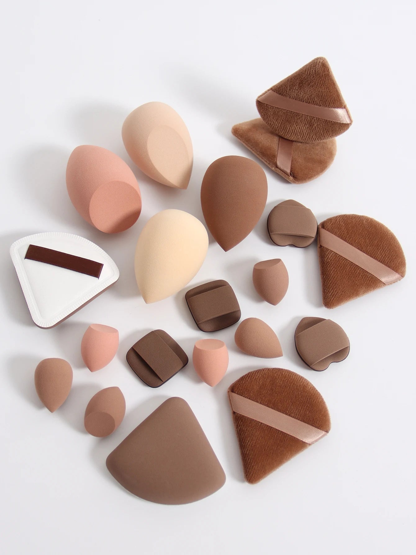 Set 20 Spugnette per Trucco 6cm – Per Crema, Cipria e Correttore, 16 Colori