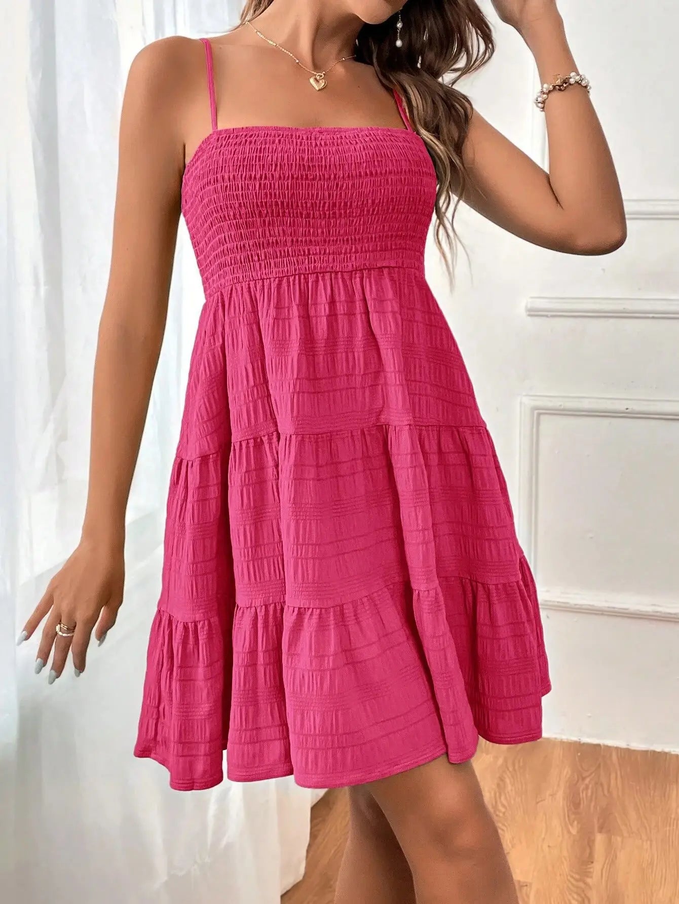 Mini Abito Bustier Smock con Spalline – Volant a Strati, Stile Estivo da Spiaggia