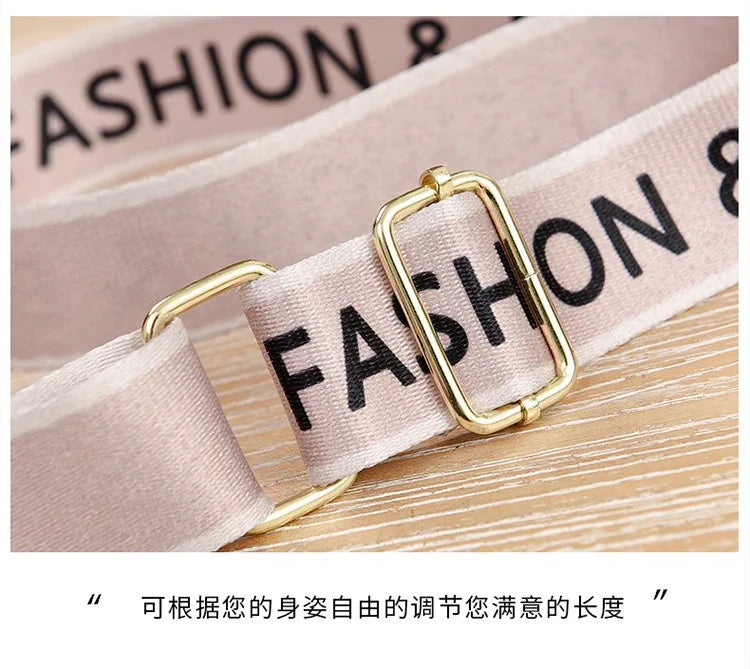 Versione coreana della piccola borsa quadrata semplice e alla moda, versatile borsa a tracolla alla moda, mini telefono cellulare alla moda