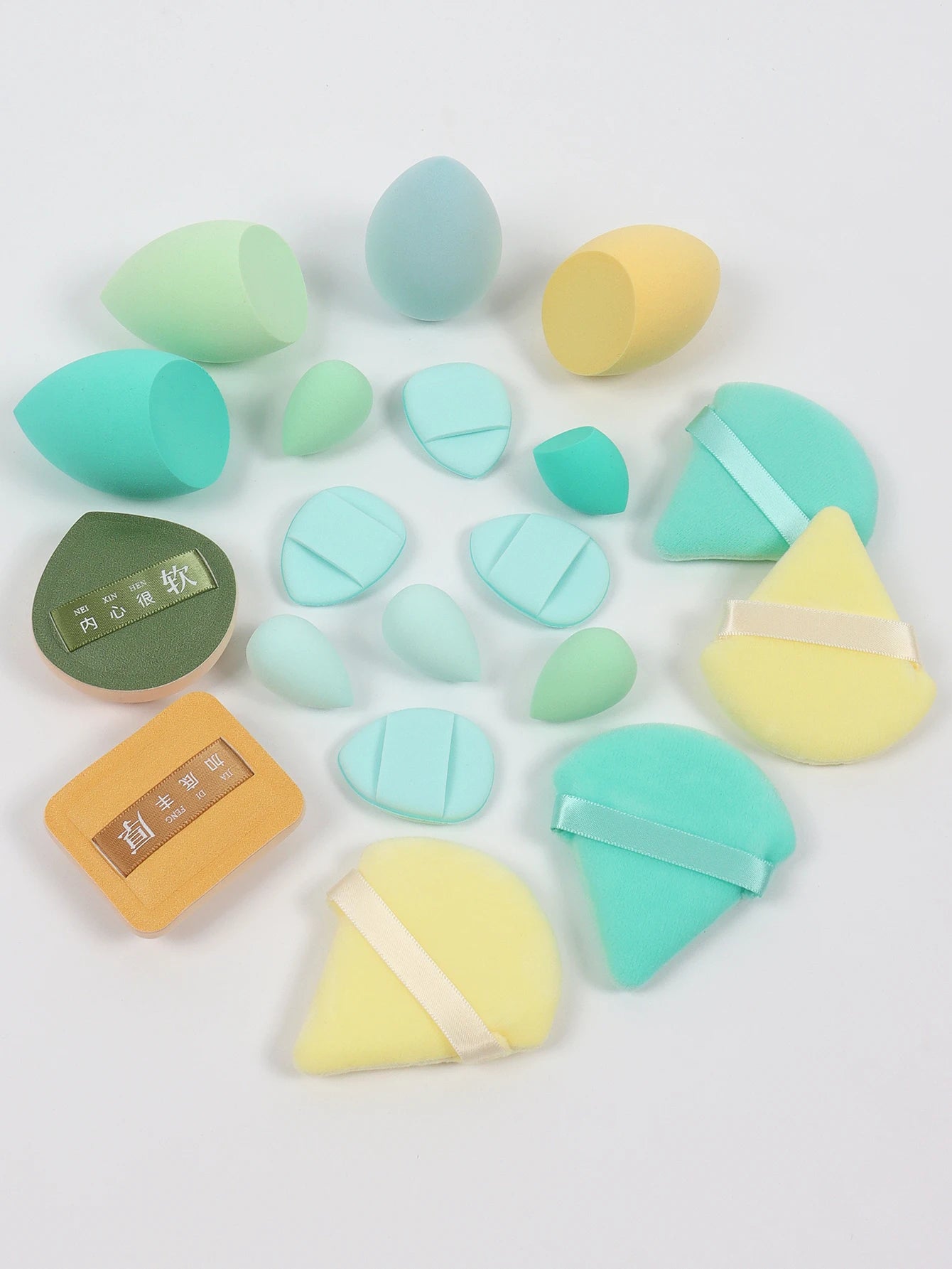 Set 20 Spugnette per Trucco 6cm – Per Crema, Cipria e Correttore, 16 Colori