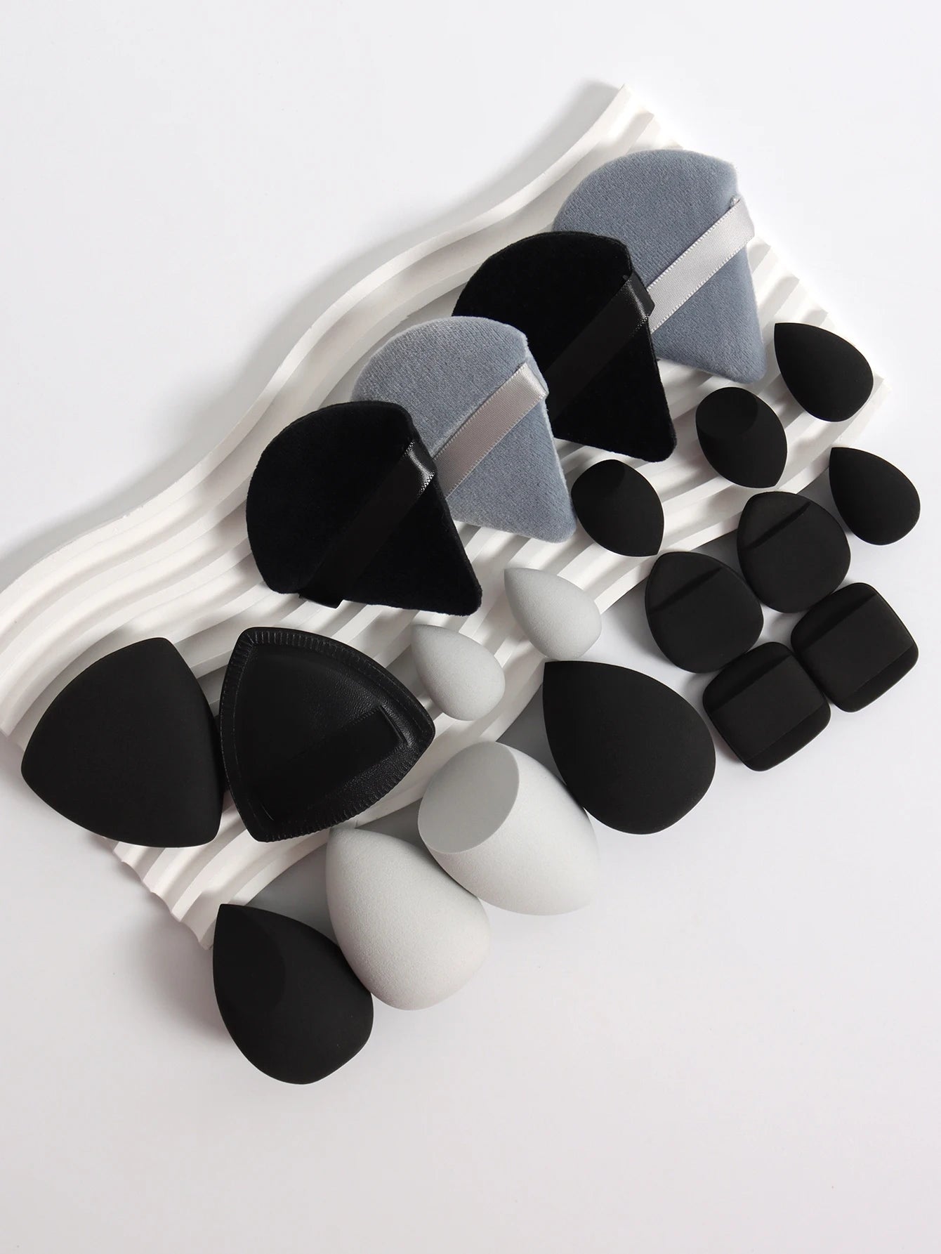 Set 20 Spugnette per Trucco 6cm – Per Crema, Cipria e Correttore, 16 Colori