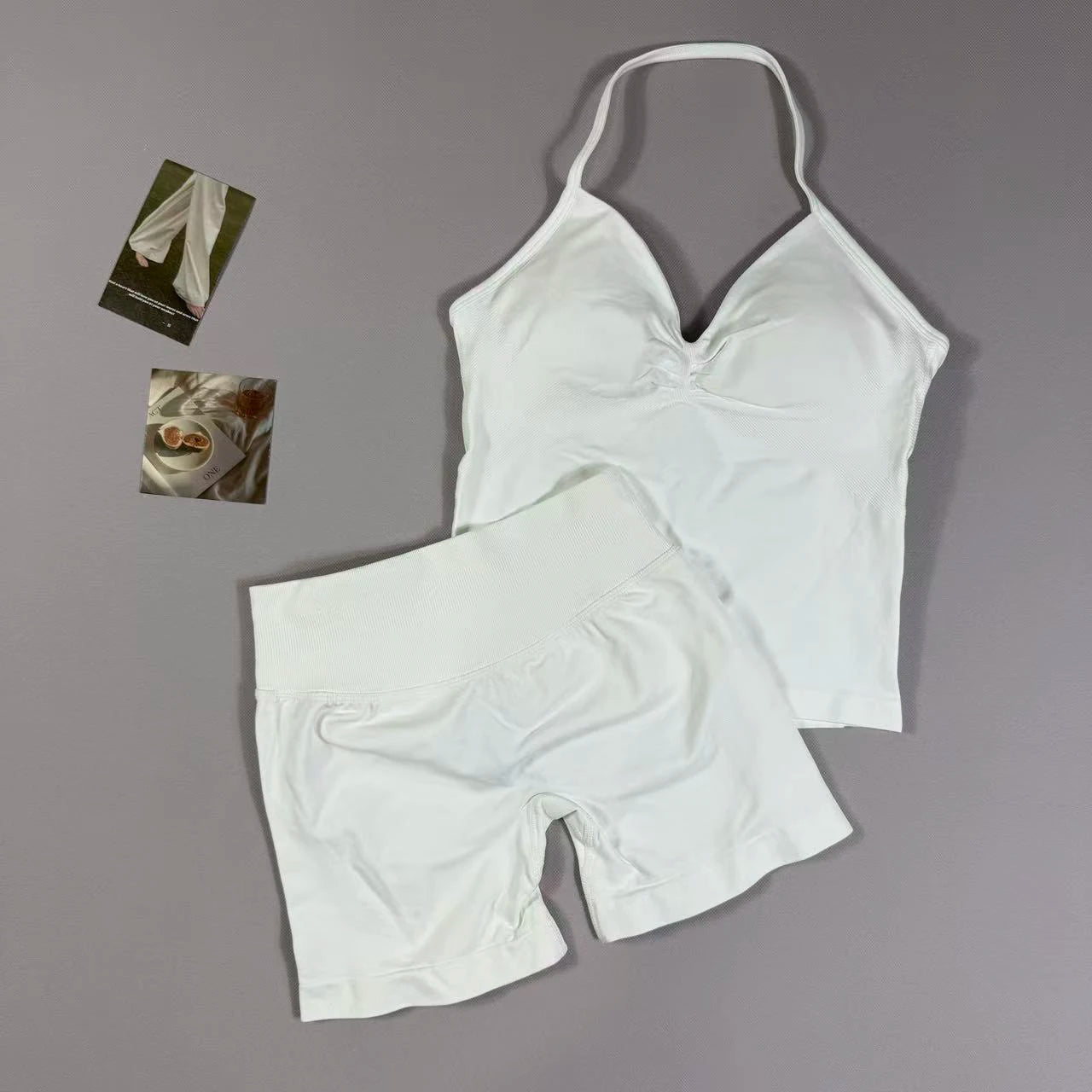 Completo Sportivo Donna 2 Pezzi – Top Lungo + Pantaloncini Yoga Senza Cuciture Push-Up
