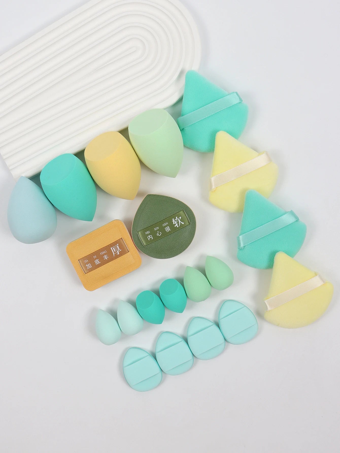 Set 20 Spugnette per Trucco 6cm – Per Crema, Cipria e Correttore, 16 Colori